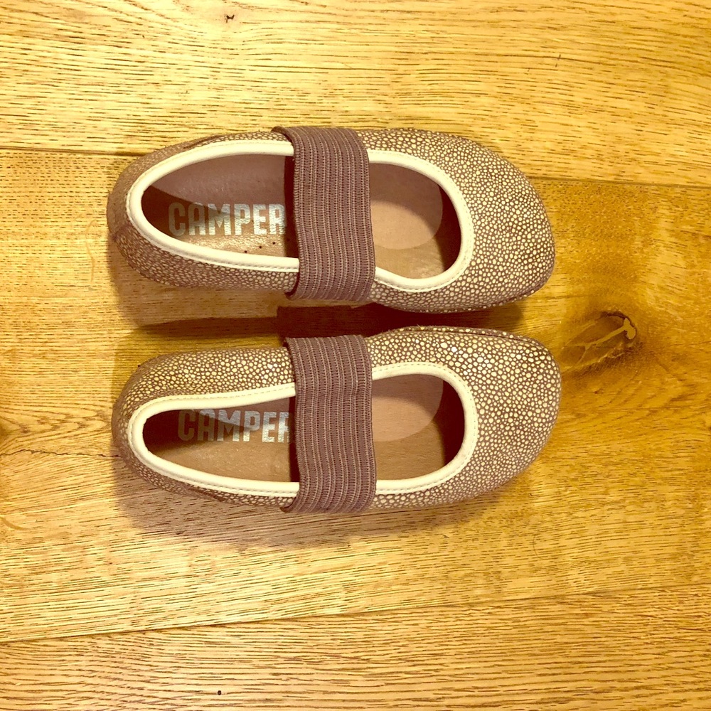 Camper toddler size 26 cream/purple leather flats